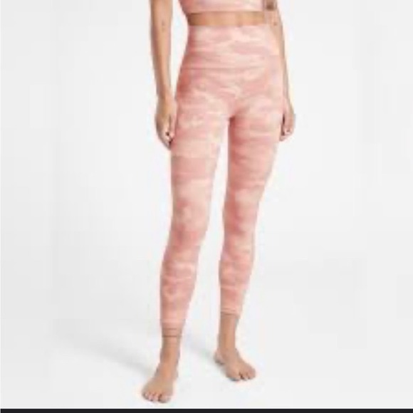 Athleta Elation Camouflage 7/8 Elation Camo Tight 7/8 Length in Pink Size 3X - Picture 1 of 4